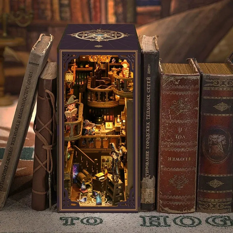 Book Nook – Le Maître Alchimiste — vue 1